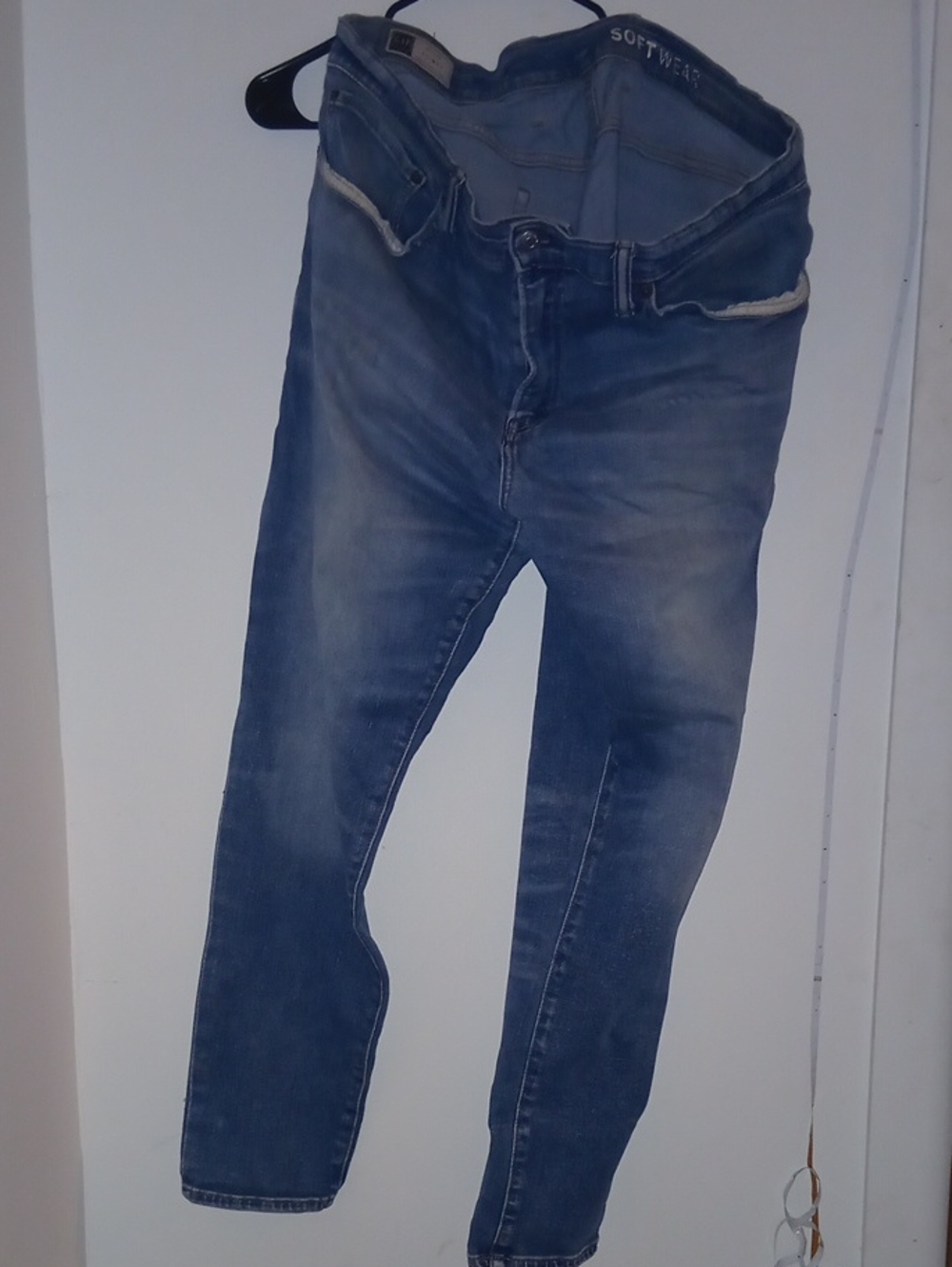 GAP Men's Slim Straight Jeans in Faded Blue Wash